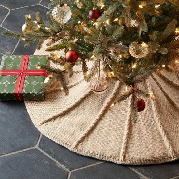 Chunky Rib Knit Christmas Tree Skirt Oatmeal - Hearth & Hand Magnolia 2024 - Picture 2 of 5